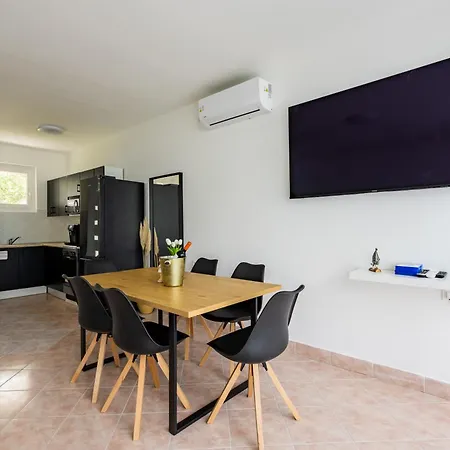 Balaton A Kertben - Közvetlen Vízparti Apartmanok, Csodálatos Panorámával * Balatonfenyves