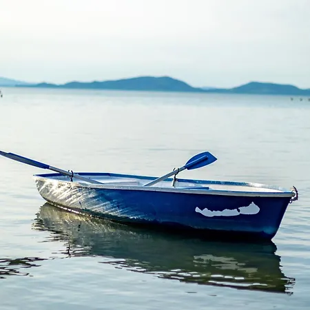 Balaton A Kertben - Balaton In The Garden - Beachfront With Beautiful View, Private Tatil Evi