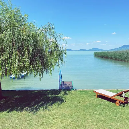 Balaton A Kertben - Balaton In The Garden - Beachfront With Beautiful View, Private Holiday home Balatonfenyves