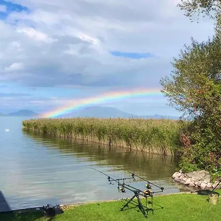 Holiday home Balaton A Kertben - Balaton In The Garden - Beachfront With Beautiful View, Private Balatonfenyves