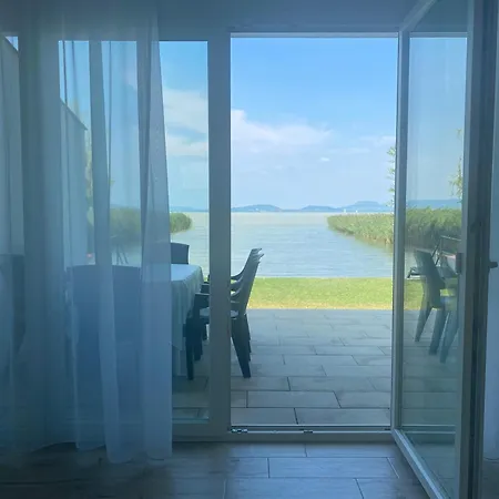 Balaton A Kertben - Balaton In The Garden - Beachfront With Beautiful View, Private Holiday home *