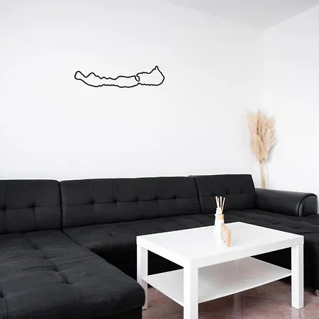 Сasa de vacaciones Balaton A Kertben - Közvetlen Vízparti Apartmanok, Csodálatos Panorámával *