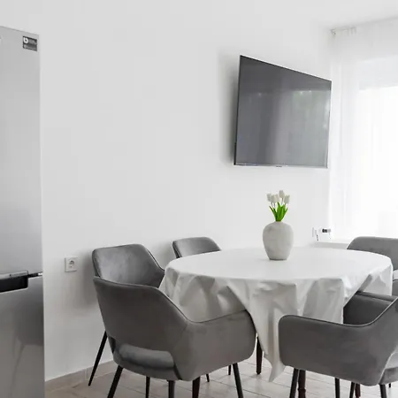 Balaton A Kertben - Közvetlen Vízparti Apartmanok, Csodálatos Panorámával *