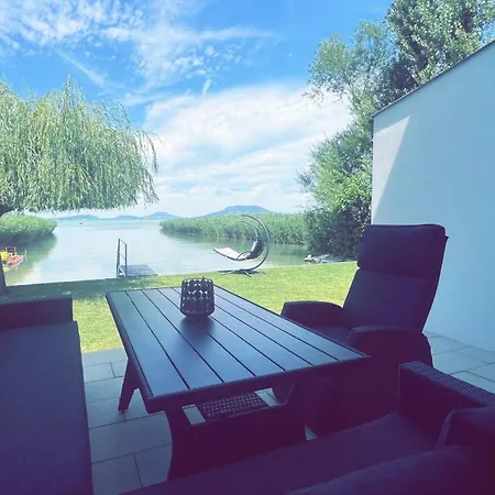 Balaton A Kertben - Balaton In The Garden - Beachfront With Beautiful View, Private Balatonfenyves