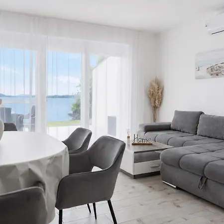 Balaton A Kertben - Balaton In The Garden - Beachfront With Beautiful View, Private Σπίτι διακοπών